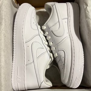 Nike Air Force 1 size- 5.5y